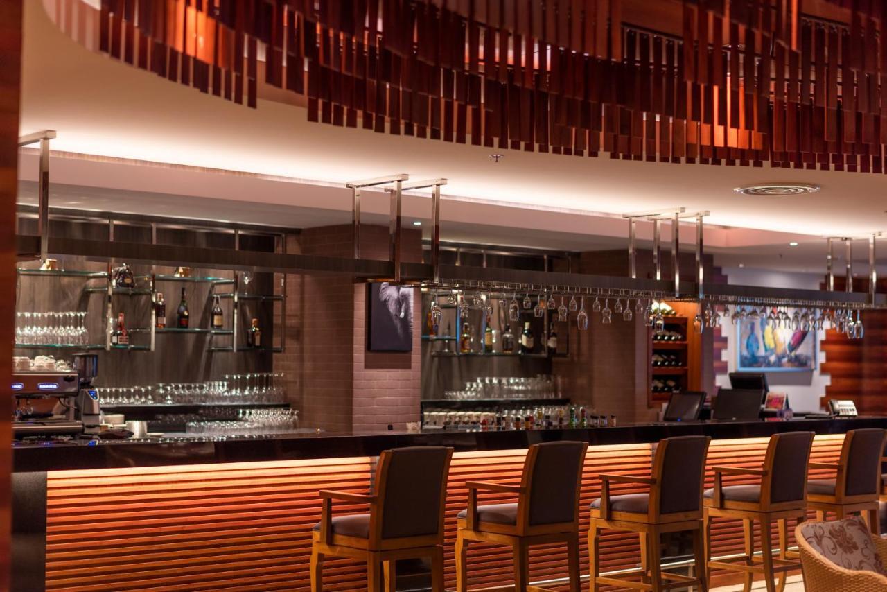 The Empress Premier Chiang Mai - Sha Extra Plus Ngoại thất bức ảnh The bar at the lobby